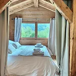 Chalet Spacieux à Pour 9 – Vue Panoramique Mont-blanc, Jacuzzi, Jardin&parking *