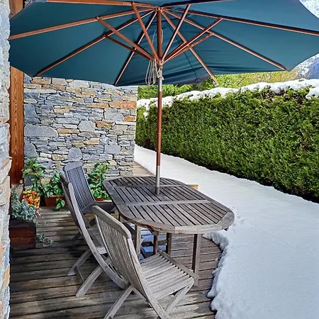 Spacieux A Pour 9 - Vue Panoramique Mont-blanc, Jacuzzi, Jardin & Parking * Chamonix