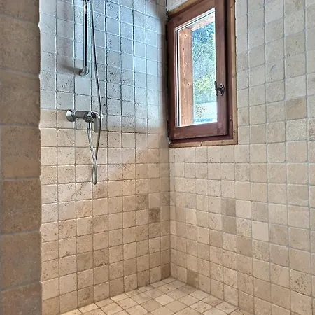 Chalet Spacieux A Pour 9 - Vue Panoramique Mont-blanc, Jacuzzi, Jardin & Parking