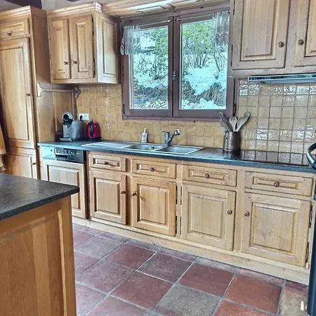 Chalet Spacieux A Pour 9 - Vue Panoramique Mont-blanc, Jacuzzi, Jardin & Parking *