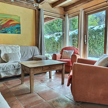 Spacieux à Pour 9 – Vue Panoramique Mont-blanc, Jacuzzi, Jardin&parking Chalet Chamonix
