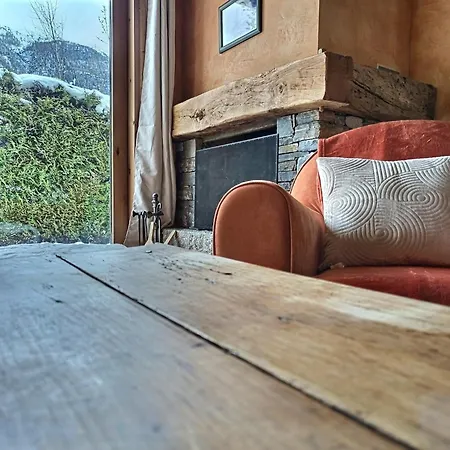 Chalet Spacieux A Pour 9 - Vue Panoramique Mont-blanc, Jacuzzi, Jardin & Parking