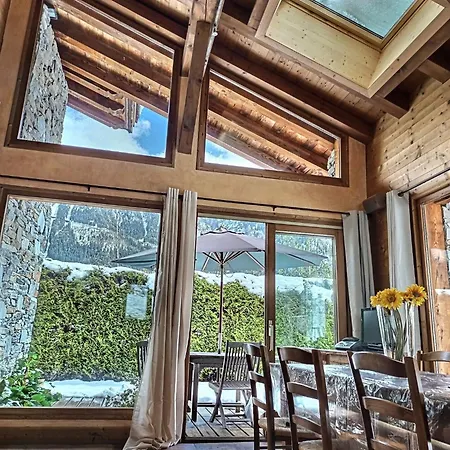 Chalet Spacieux A Pour 9 - Vue Panoramique Mont-blanc, Jacuzzi, Jardin & Parking Chamonix